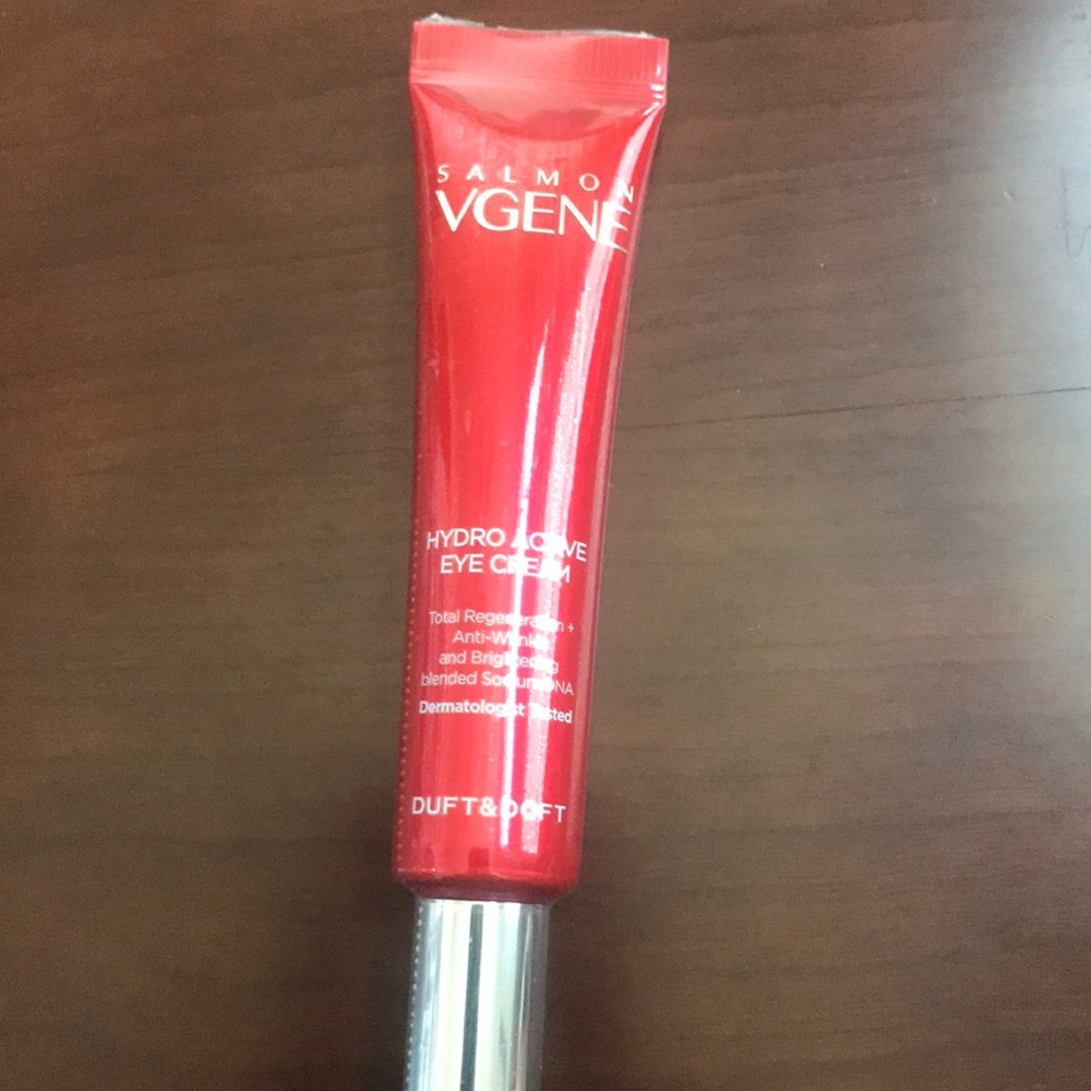Salmon VGene Eye Cream